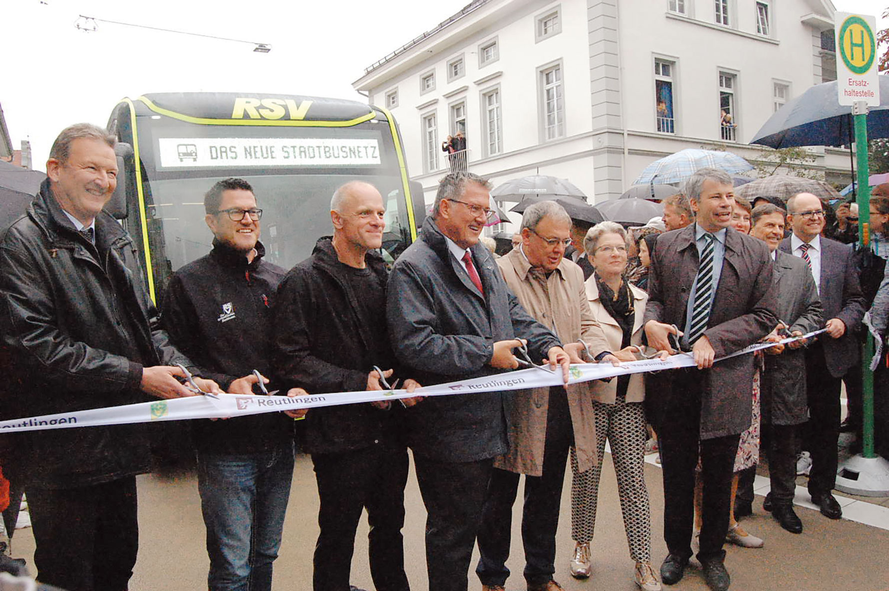 Im Rahmen eines Stadtbusfestes wurde in Reutlingen das neue Netz feierlich eröffnet.